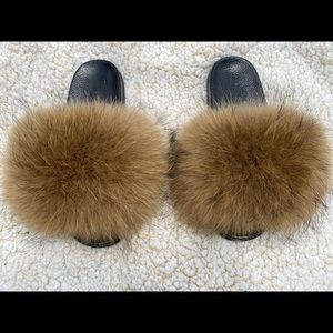 Big raccoon fur slides
